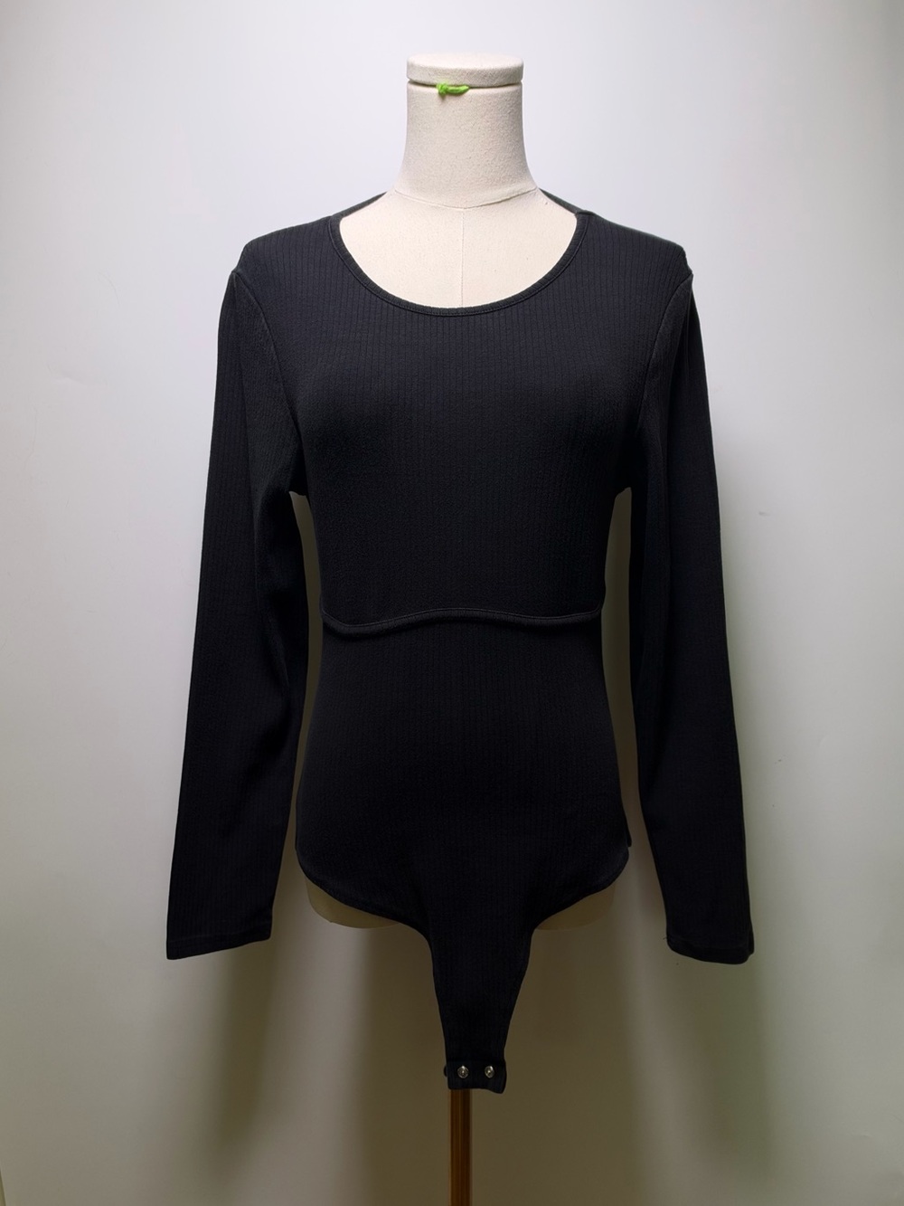Reoria Black Long-Sleeve Ribbed Bodysuit Size L